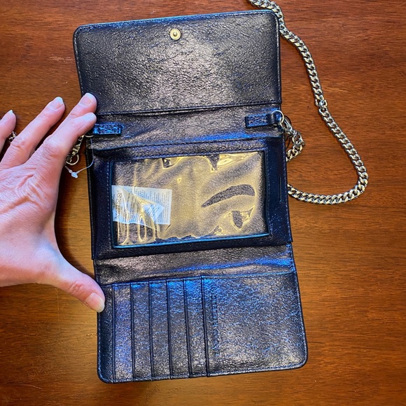 NWT Banana Republic crossbody phone wallet —$35 - Picture 3 of 11